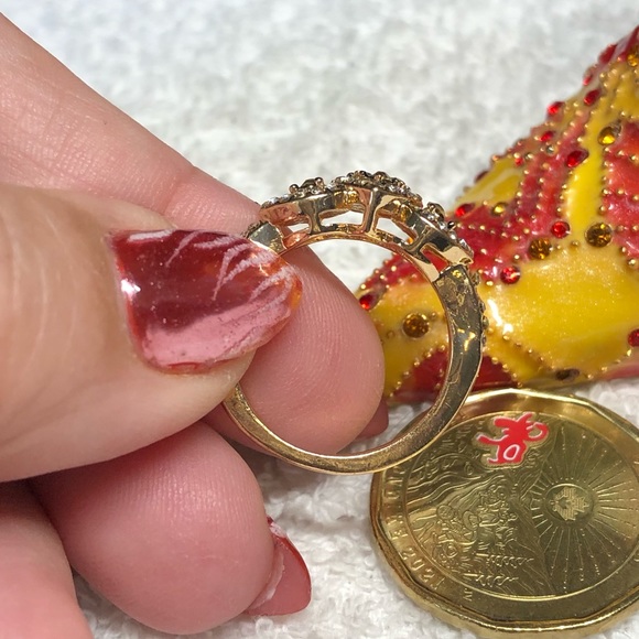 Cute heart shaped ring in topaz and white colored rhinestone NWOT - Picture 8 of 12